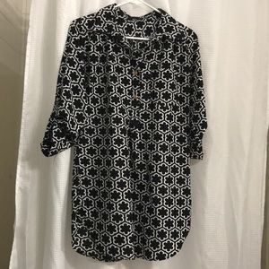 Black and white tunic dress